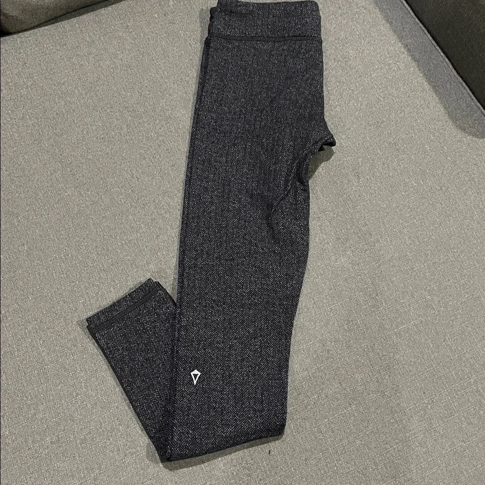 Ivivva Heathered Dark Gray black Kids Wunder under Leggings